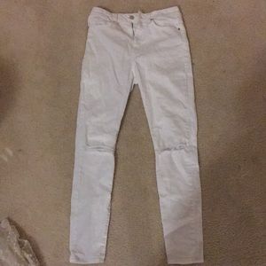 White skinny jeans